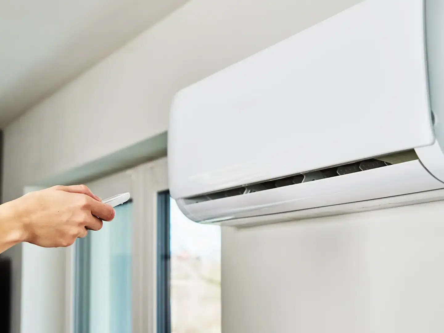 Réglage d’une climatisation murale à l’aide de sa télécommande infrarouge